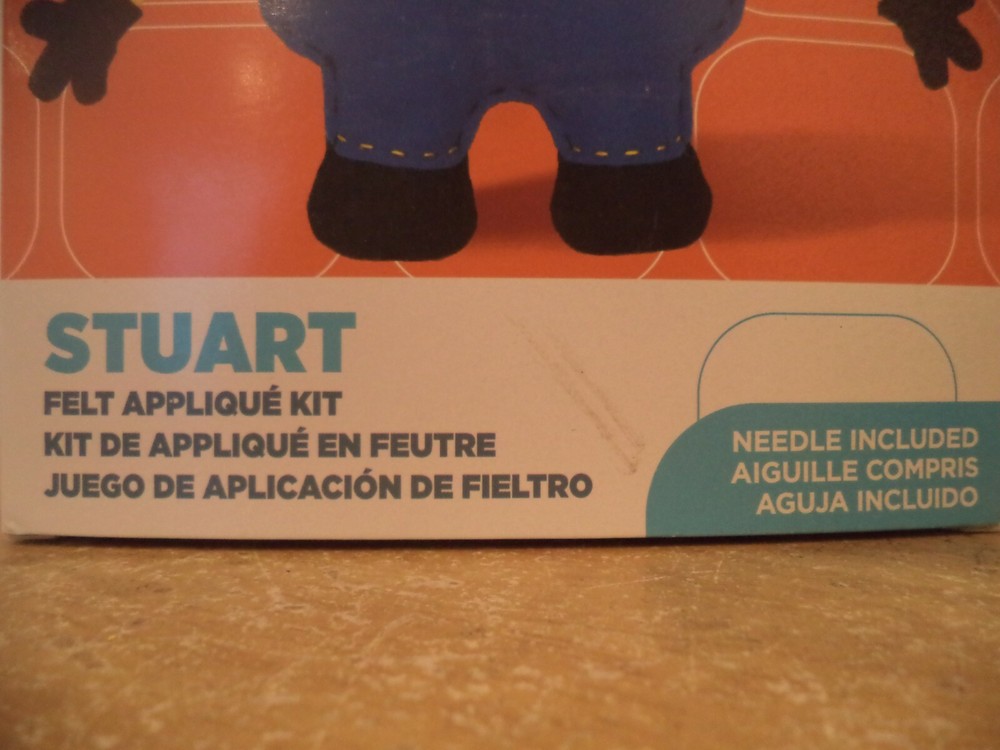 FELT KIT BY DIMENSIONS MINIONS "STUART" DOLL