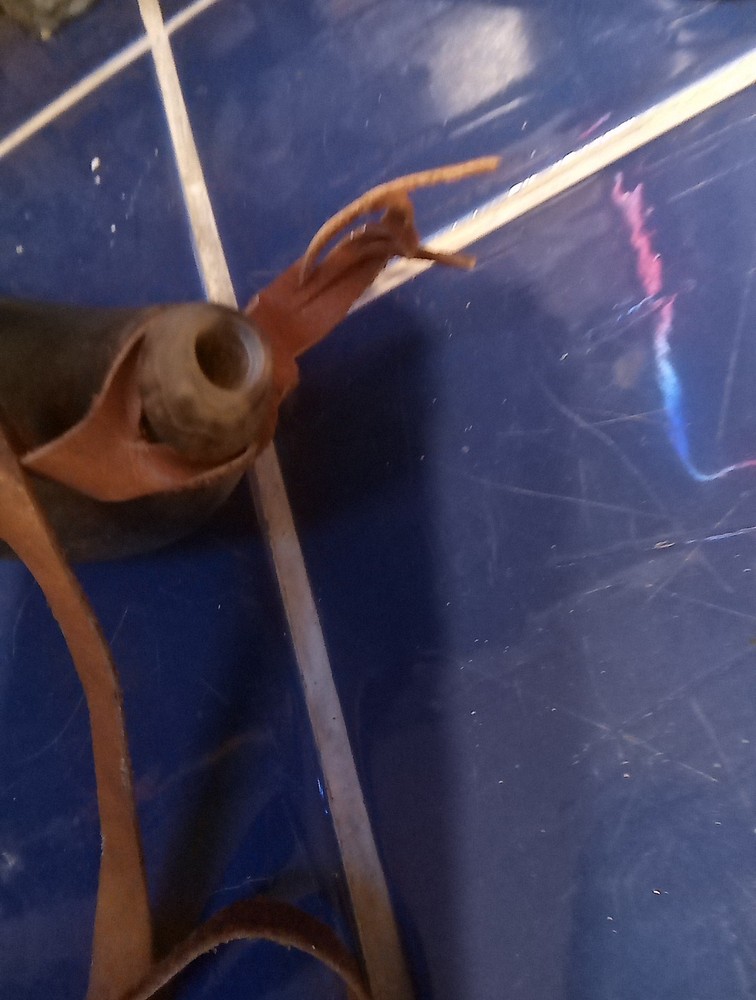 Muzzle-Loaders Authentic Black Powder Horn w/ Leather Strap