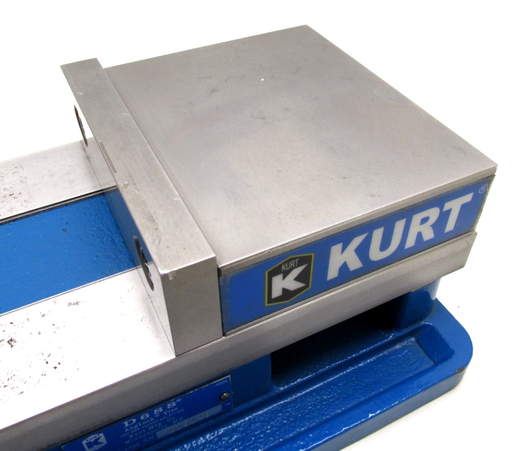 NICE! KURT ANGLOCK 6" MILLING MACHINE VISE w/ JAWS & HANDLE - #D688