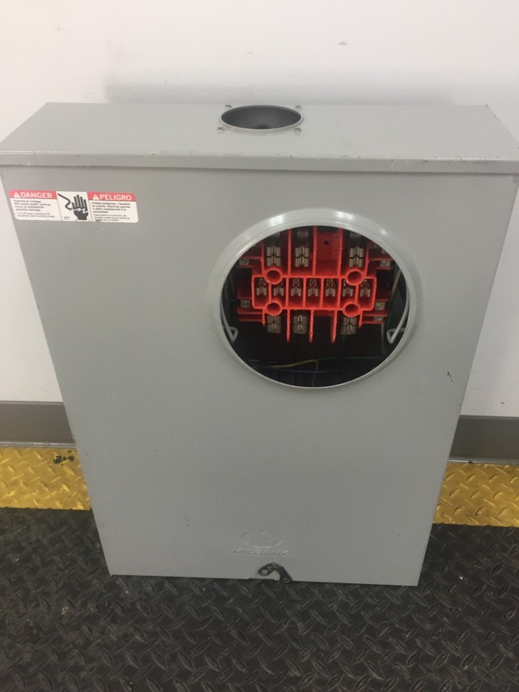 200 AMP 3 PHASE 10 20 AMP TERMINAL 3 PHASE METER BOX...148