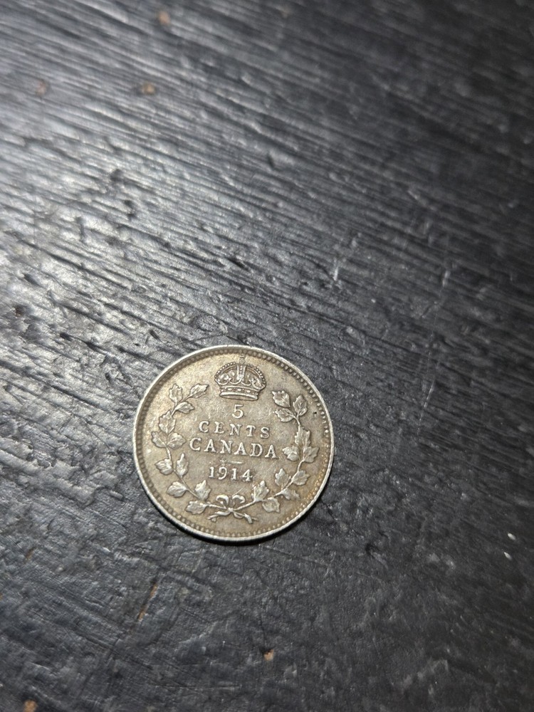 1914 Canada 5 Cents  Silver!