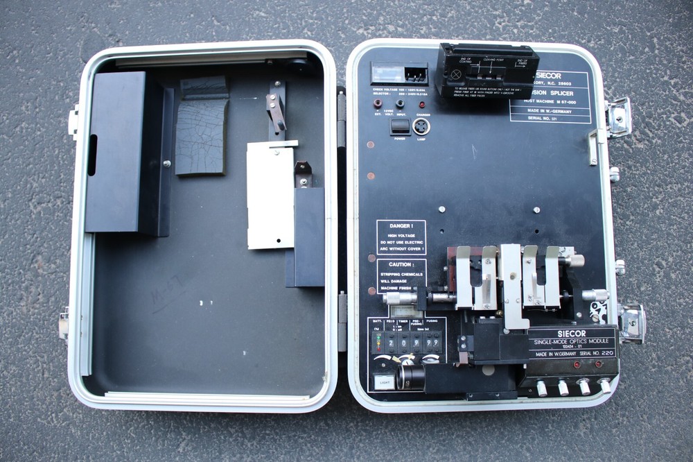 SIECOR M67-000 Fusion Splicer w/ Single-Mode Optics Module.