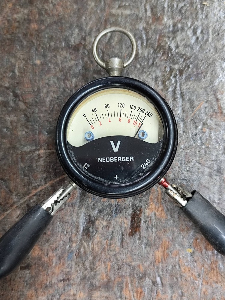 vintage voltmeter NEUBERGER
