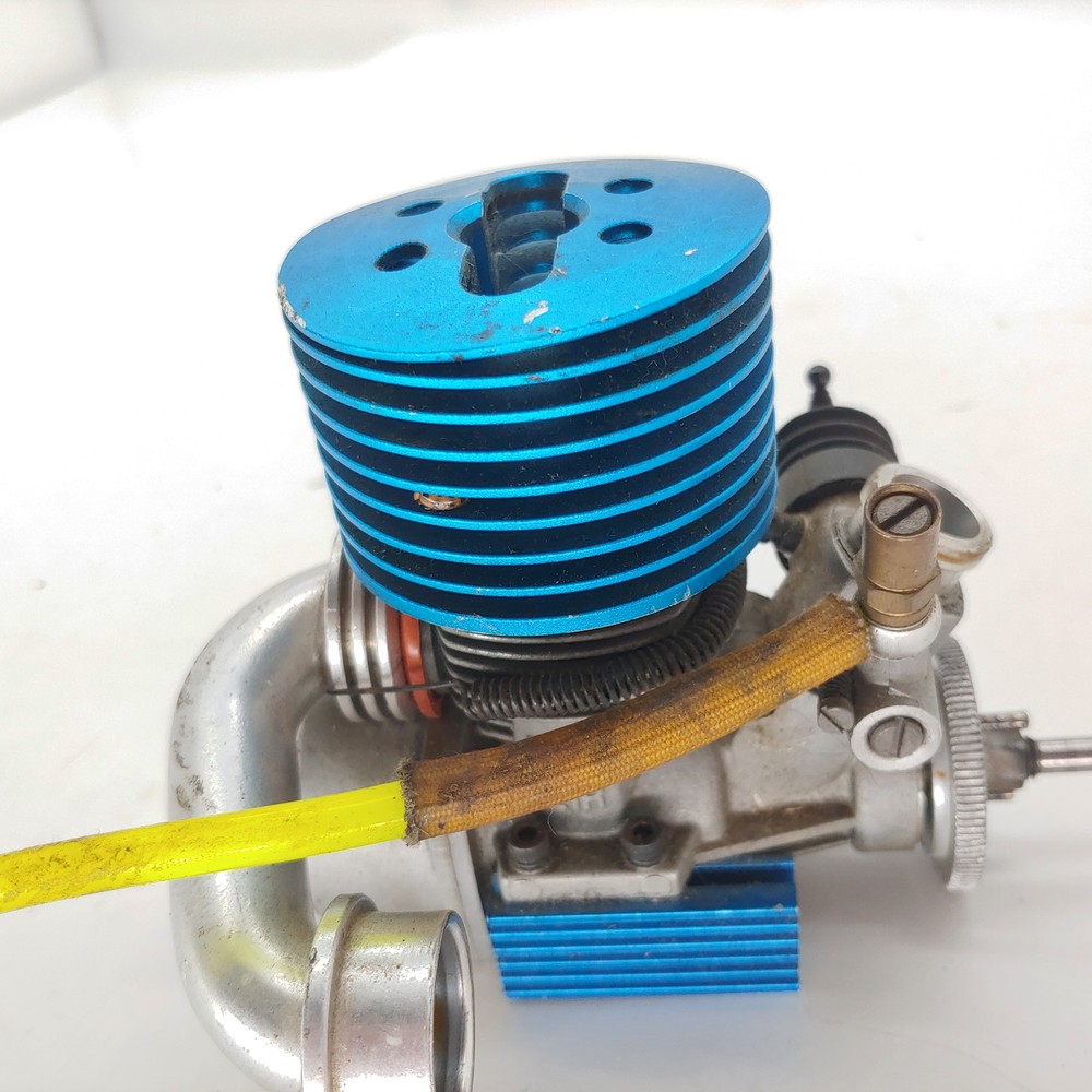 AS IS/READ: Team Associated Pro 21R Nitro Engine - Cracking Noise