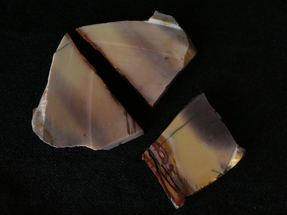 LILIC MOOKAITE JASPER 3small pieces-rough, cabbing - display , science