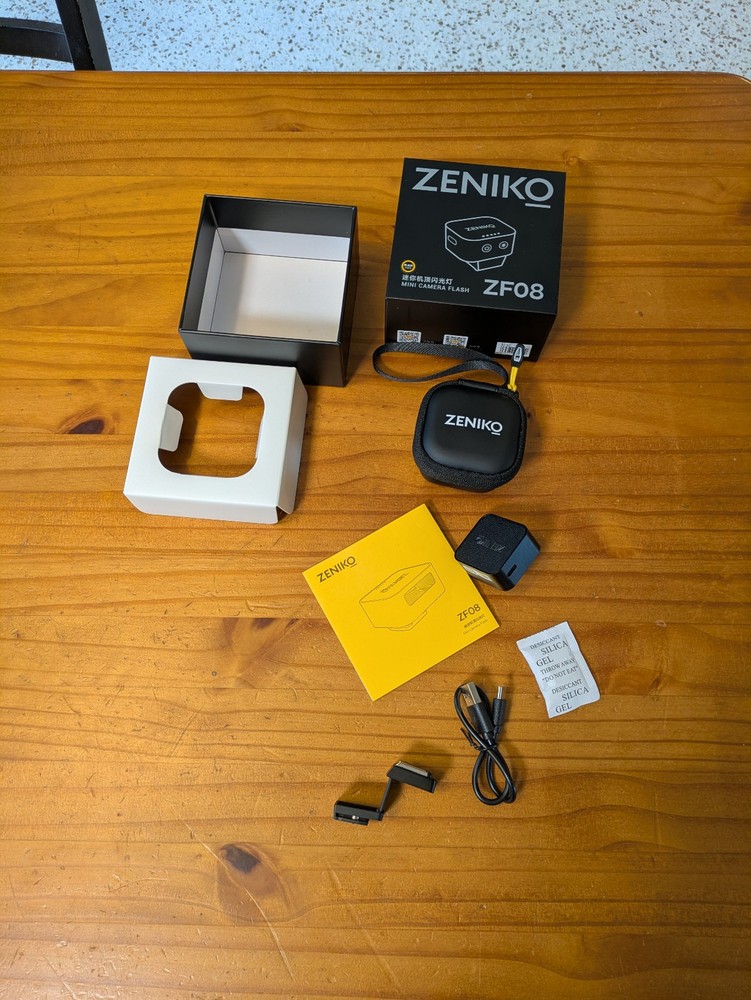 Zeniko ZF08 Aluminum Mini Flash Speedlite