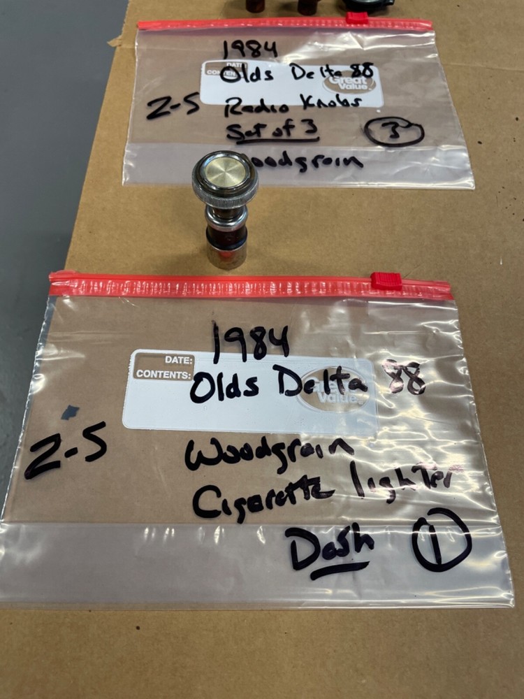 🔥. 1984 Olds Delta 88 Woodgrain Cigarette lighter - OEM