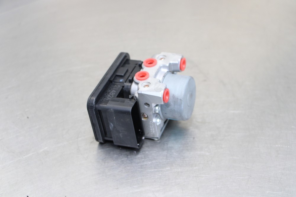 13-15 TRIUMPH STREET TRIPLE R ABS PUMP UNIT MODULE