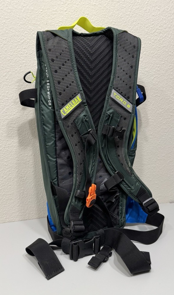 Camelbak Toro 8 Hydration Pack Teal Blue new without bladder