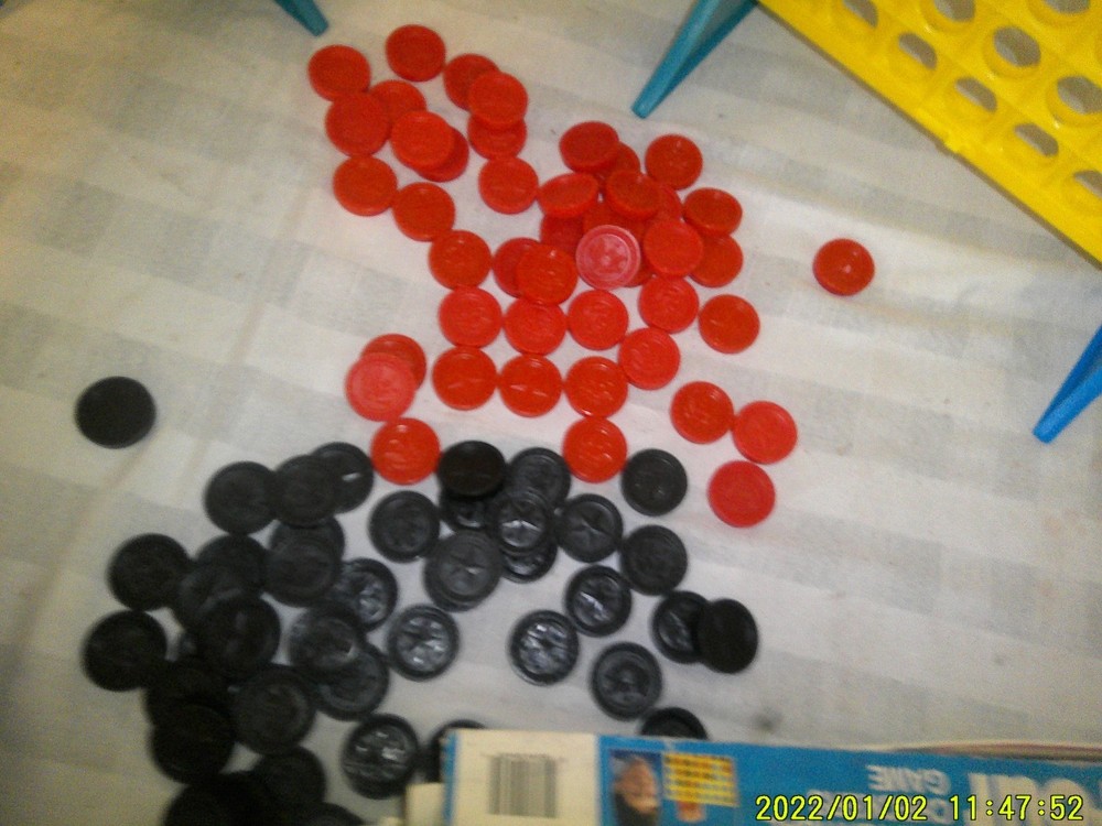 2 VINTAGE CONNECT FOUR GAMES EXTRA CHIPSS