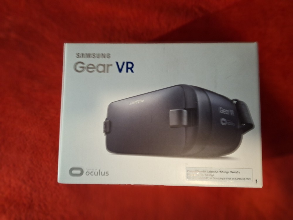 Samsung Gear VR Powered by Oculus - New WITH BOX