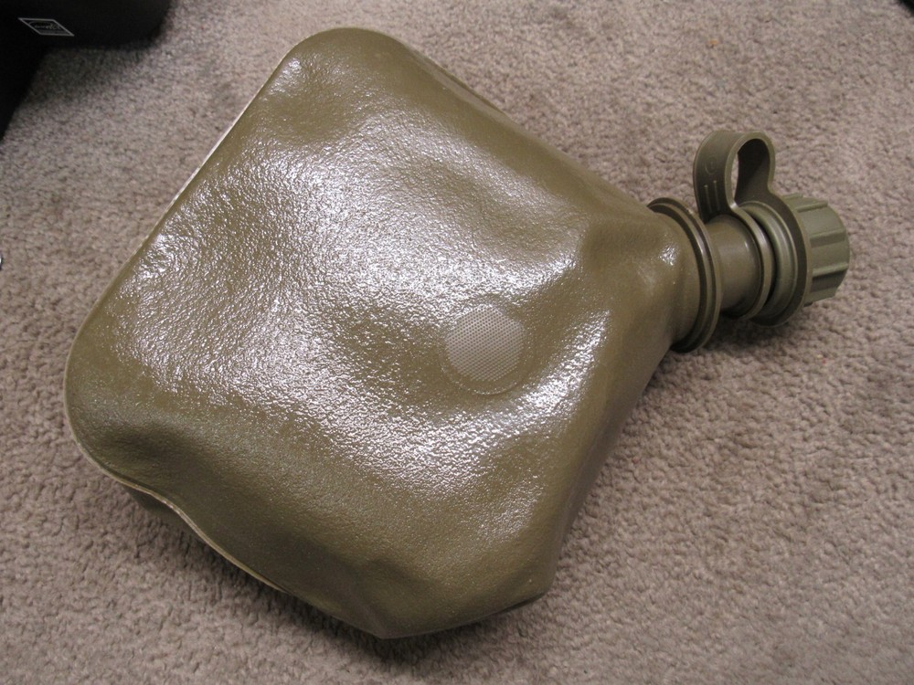 US Vietnam Era 2 Quart Canteen Hedwin Mfg Dated 1968 TYPE 2