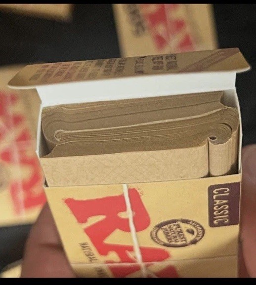 (5) RAW Classic 500s - 1 1/4 - Rolling Papers