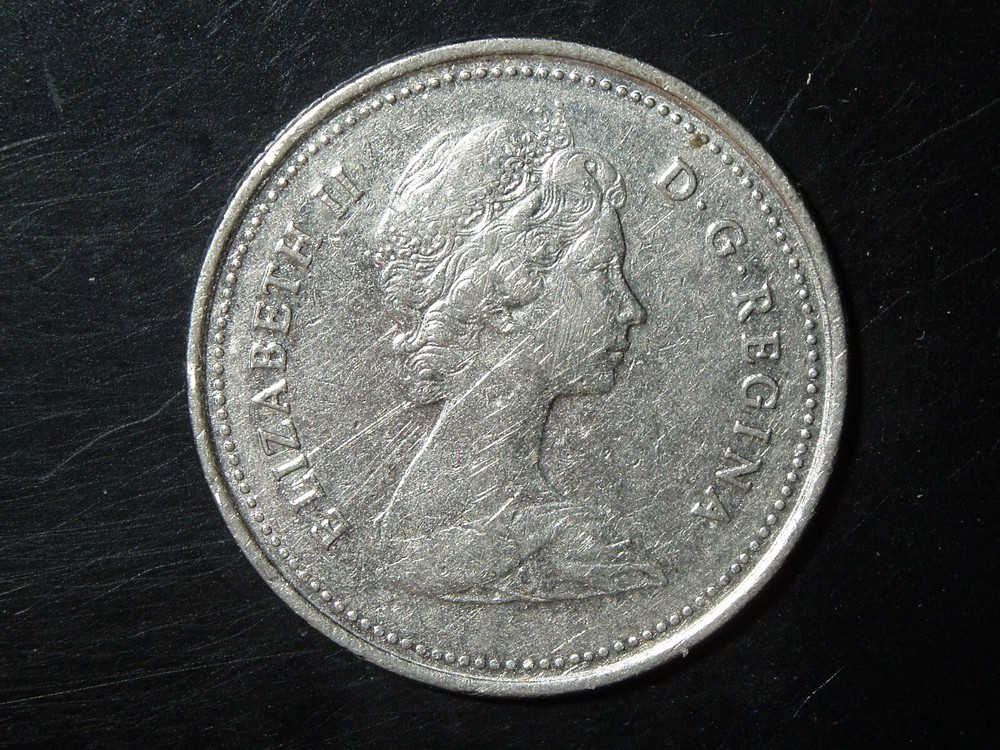 CANADA 1982 25 CENTS COIN #3
