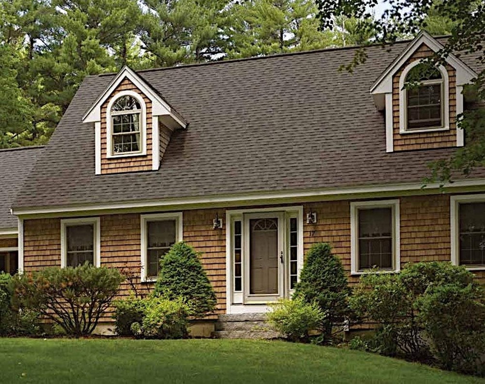 Cedar Impressions Double 9in. Staggered Rough Split Shakes (1/2 Square) Colonial
