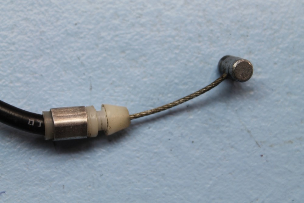1106 07-09 SUZUKI SV650 SEAT LATCH CABLE PULL CORD