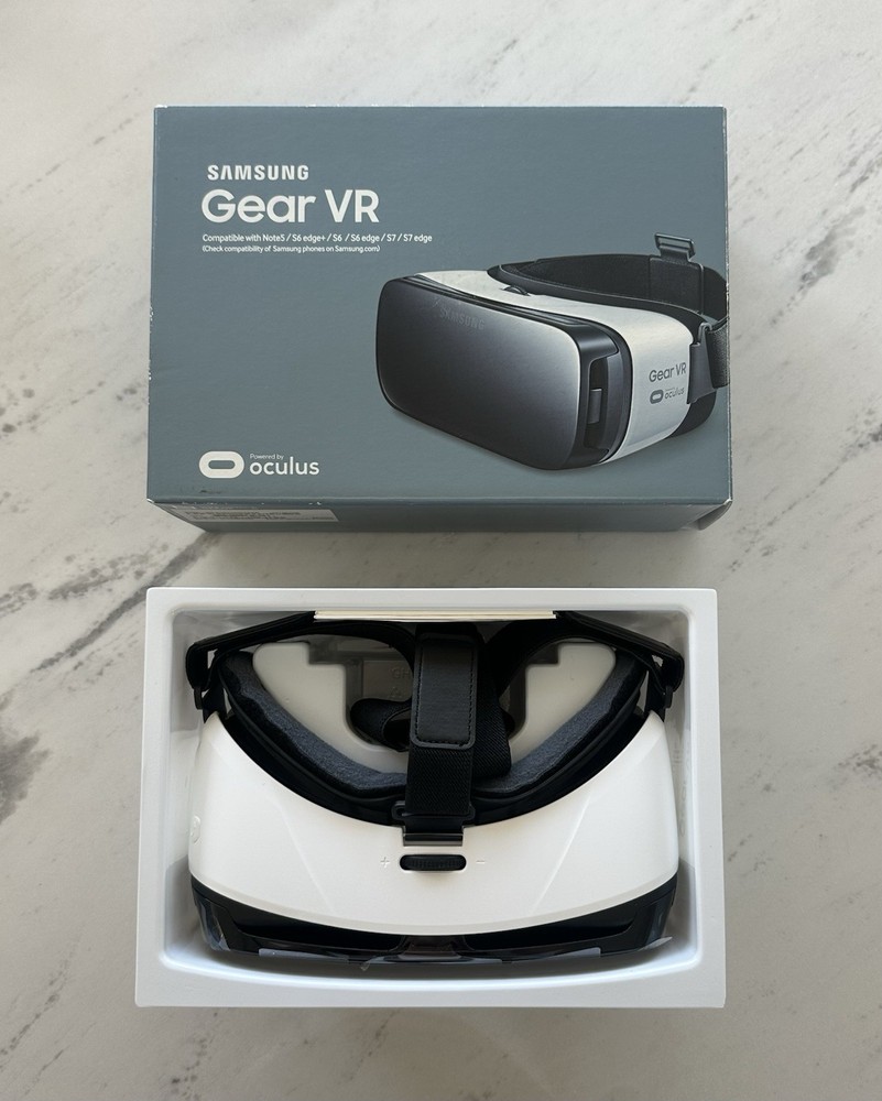 Samsung Gear VR Virtual Reality Headset