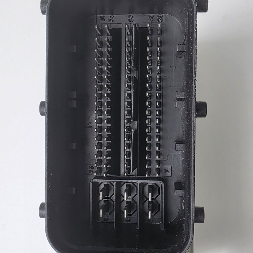 2014-2017 Maserati Ghibli Engine Control Module ECU 670007174B