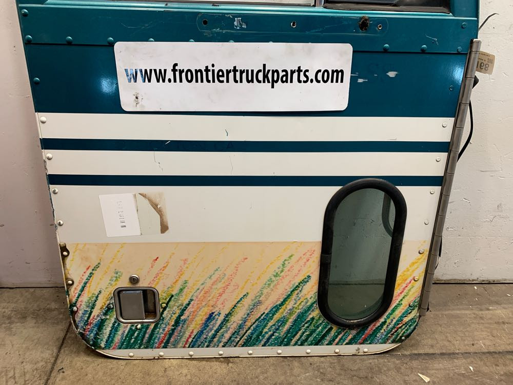 Peterbilt Door (606-13168)