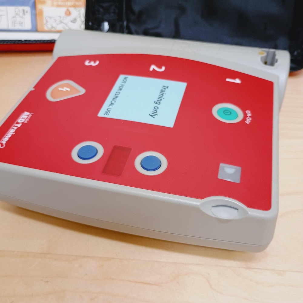 LAERDAL AED Trainer 2 w/ Philips Training Pads