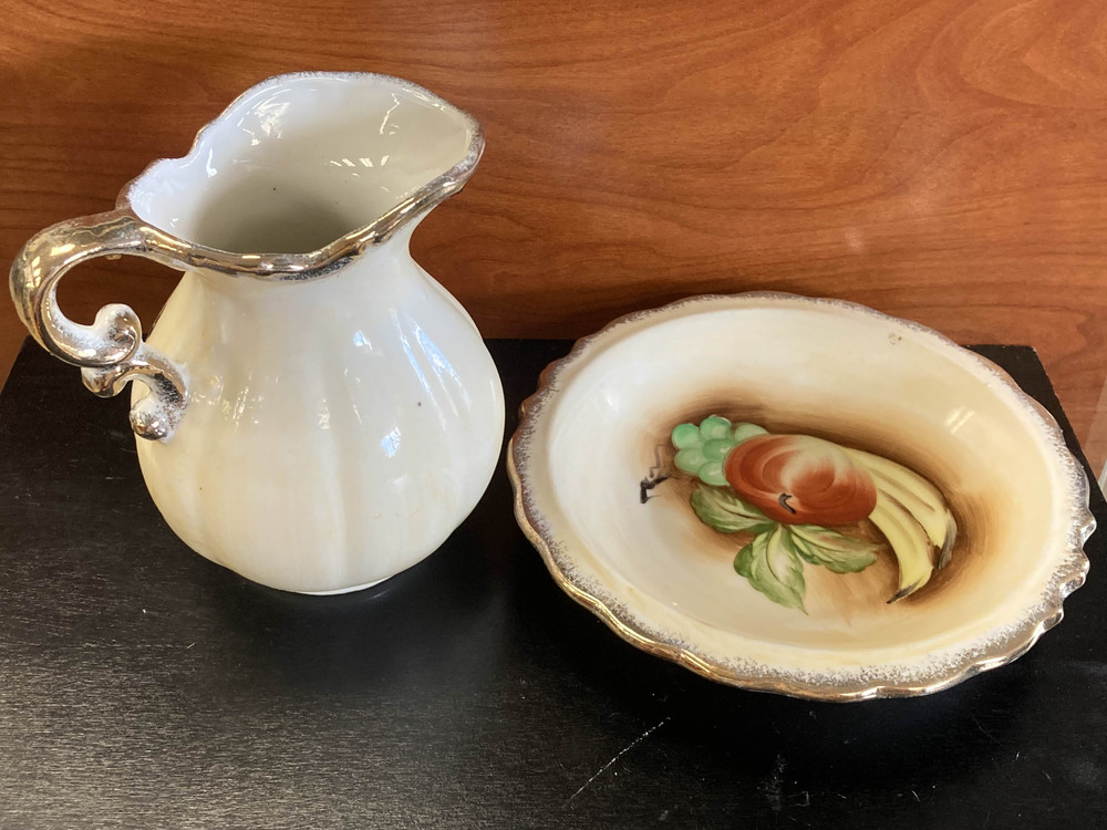 Vintage Mini Pitcher and Basin with Apple Illustration