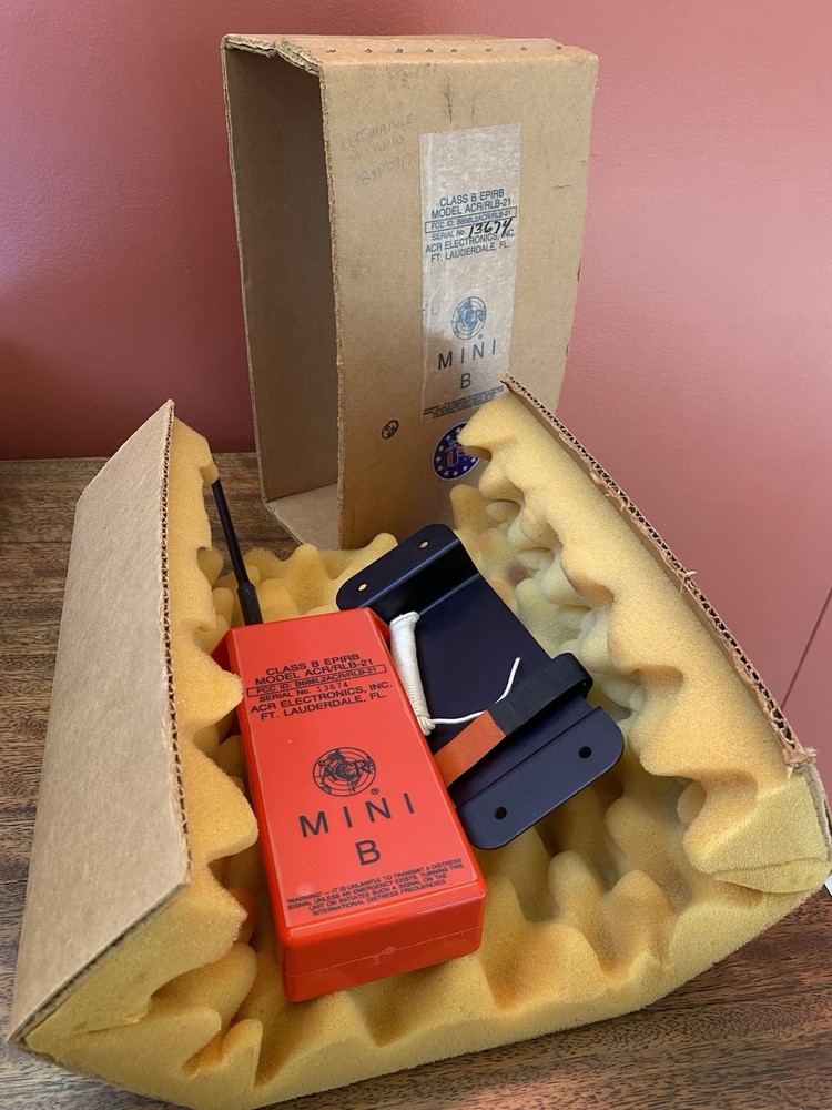 ACR Class B EPIRB RLB-21 Emergency Beacon W/Bracket, Tether & Orig Box Powers On