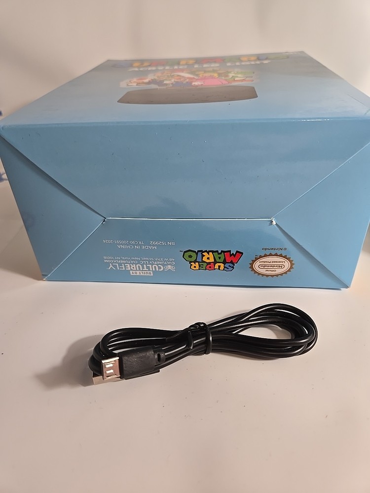 Nintendo Super Mario Acrylic LED Light with Battery or Plug Changes Colors Boxed