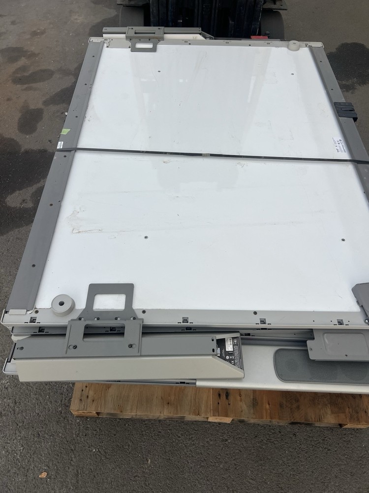 SMART Board SB680 77" Interactive Whiteboard. W/ Mounting Bracket