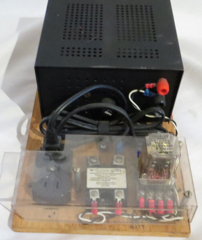 Tripp Lite PR-7 Precision Regulated DC Power Supply 13.8 VDC 7 AMP Untested