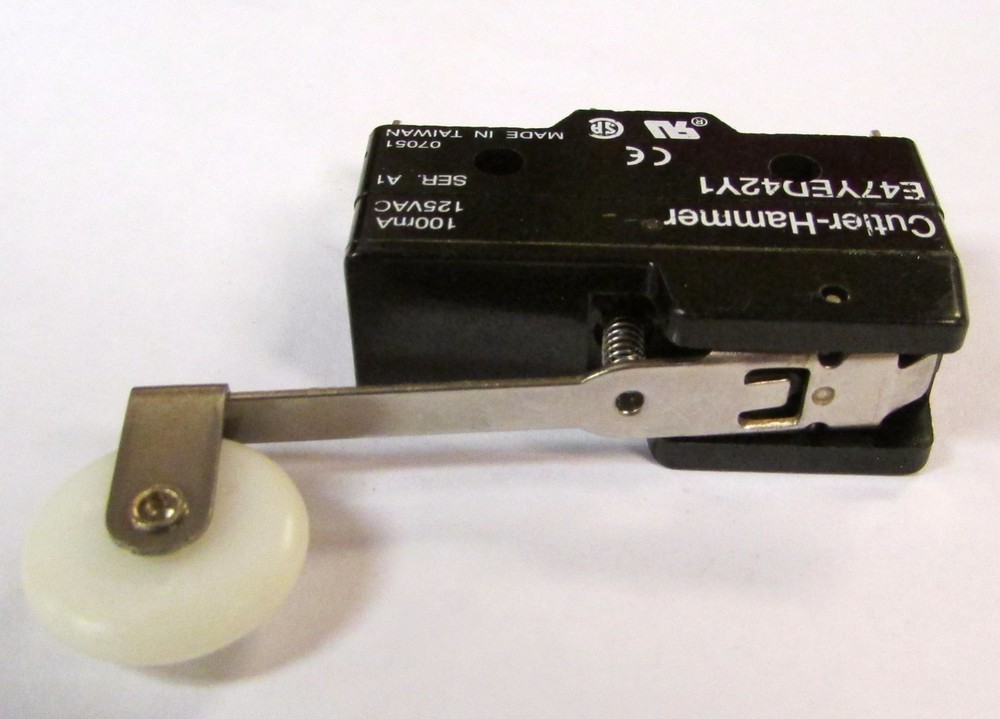 CUTLER HAMMER Roller Lever 100 MA 125VAC Micro Switch E47YED42Y1