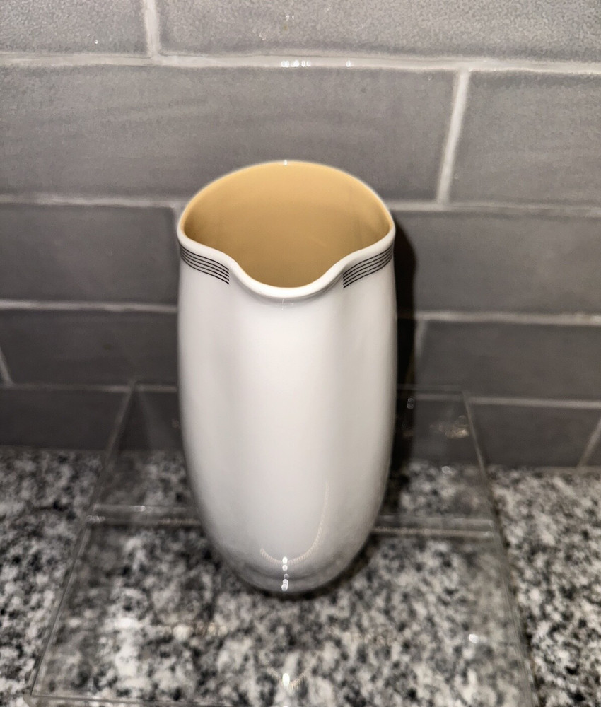 FRANCISCAN PITCHER, FAN TAN WHITESTONE