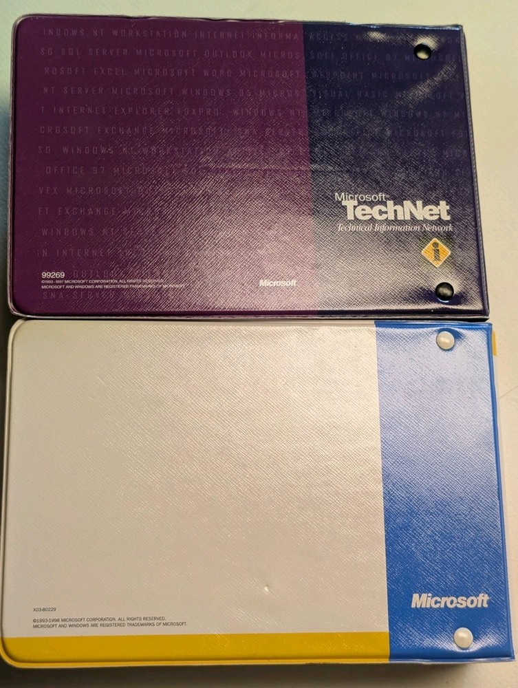 TWO (2) Microsoft TechNet Subscription Binders 64 discs 12/97 - 4/2000 PRISTINE