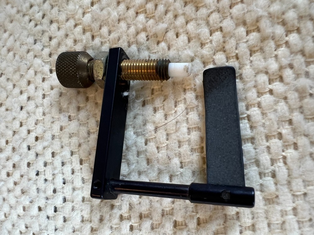 Slab Flipper Plunger Archery Rest