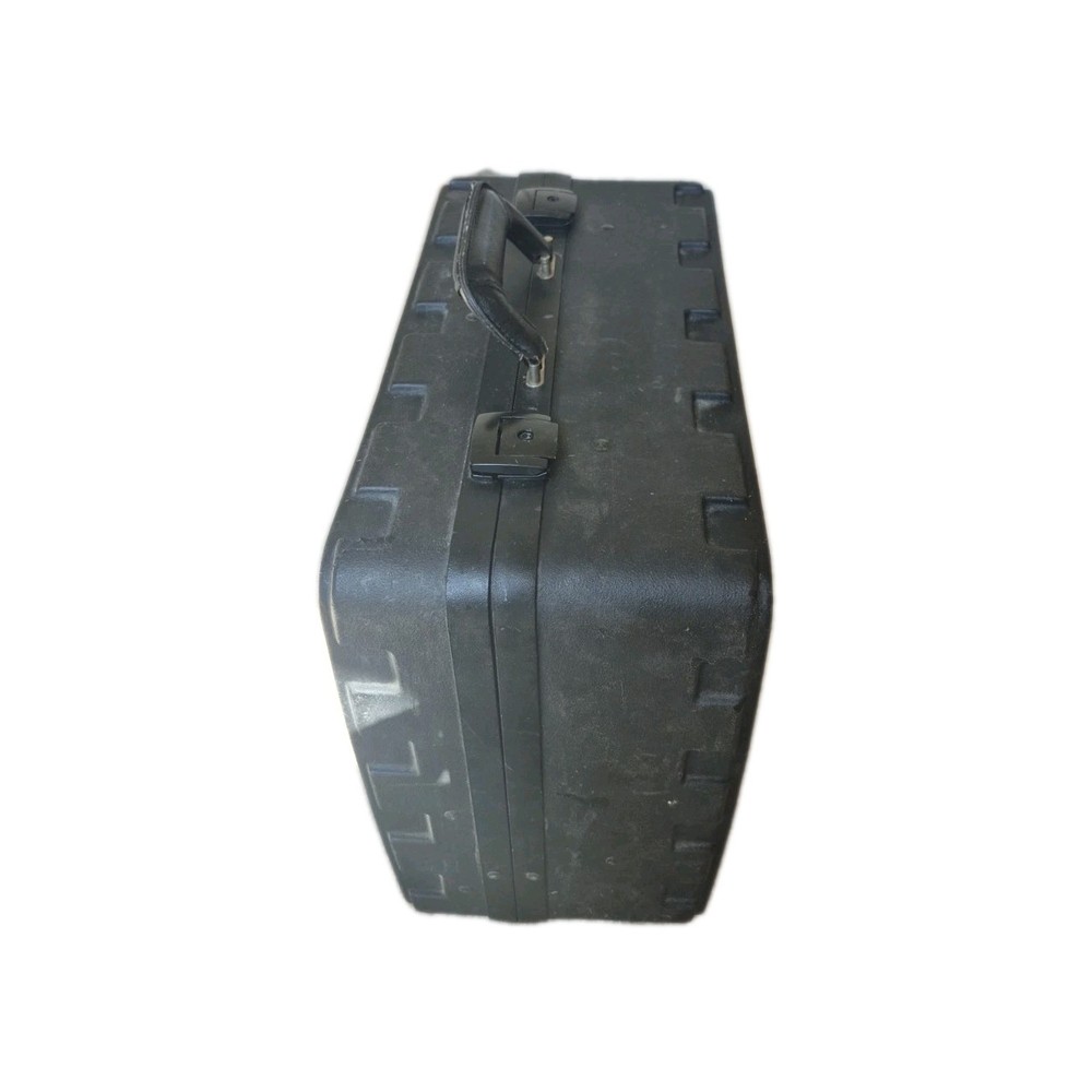 JENSEN TOOLS CASE 18"X15"X9" one latch is broken