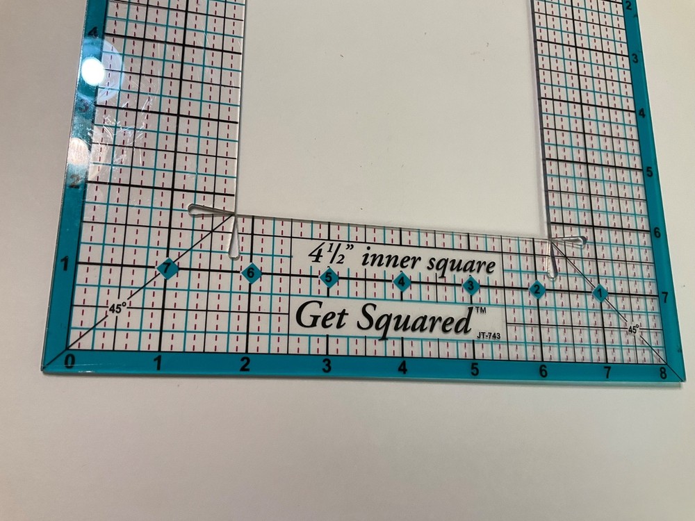 June Tailor Inc. Rotary Cutting Mini Mat 5 x 5 in. Grid Ruler