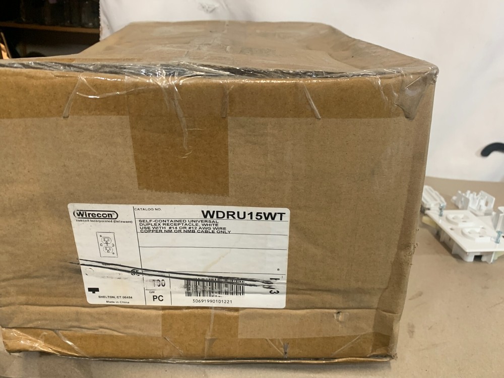 Wirecon Mobile Home RV Single Receptacle Outlet White WDRU 15 W Lot of 2