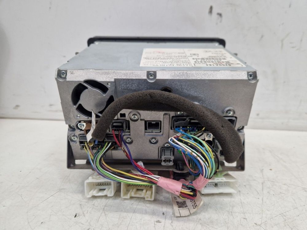 Radio/Multimedia Navigation Combination Without Code Suitable For