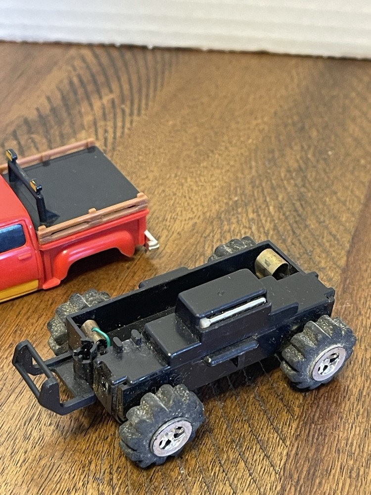 SCHAPER STOMPER 4x4’s - RED & YELLOW 4x4 !!!