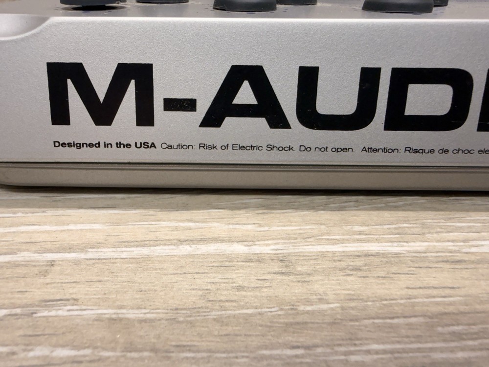 M-Audio Trigger Finger USB 16-pad MIDI Drum Control Surface No Power Cord