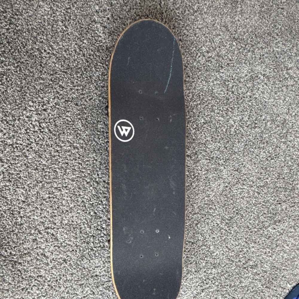 Black White Wood Complete Skateboard with Graphic Deck