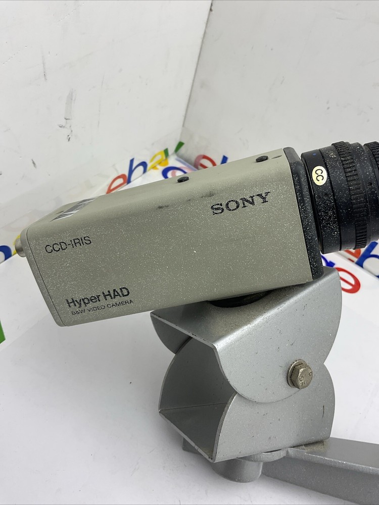 SONY HyperHAD B&W Video Camera CCD IRIS Model SPT-M104A + Holder Fast Shipping