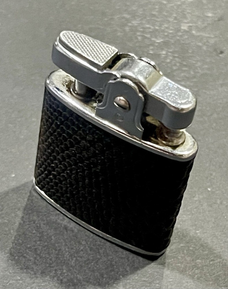 Vintage Ronson Princess Alligator Leather Automatic Lighter