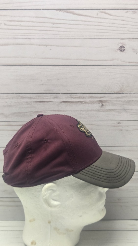 Harry Potter Hogwarts Crest Platform 9 3/4 Baseball Cap Maroon Strapback Hat