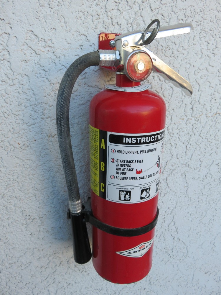 🔥🧯 1-FORK STYLE WALL MOUNT 5 & 10 lb. SIZE FIRE EXTINGUISHER (AMEREX) BRACKET