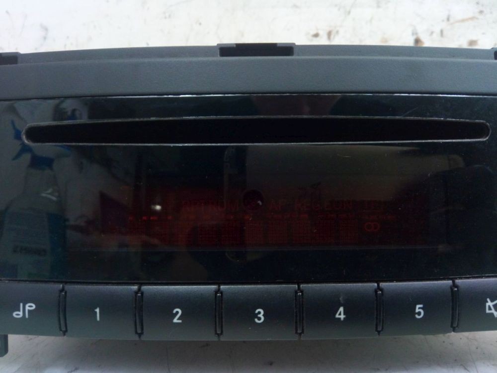 Radio/CD Changer Combination *CODE not present. Fits Mercedes Benz