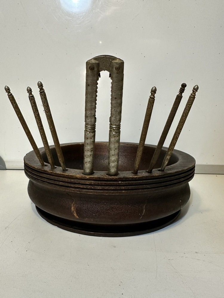VINTAGE RUSTIC 7.5" NUTCRACKER WITH NUT CRACKER AND 6 PICKS
