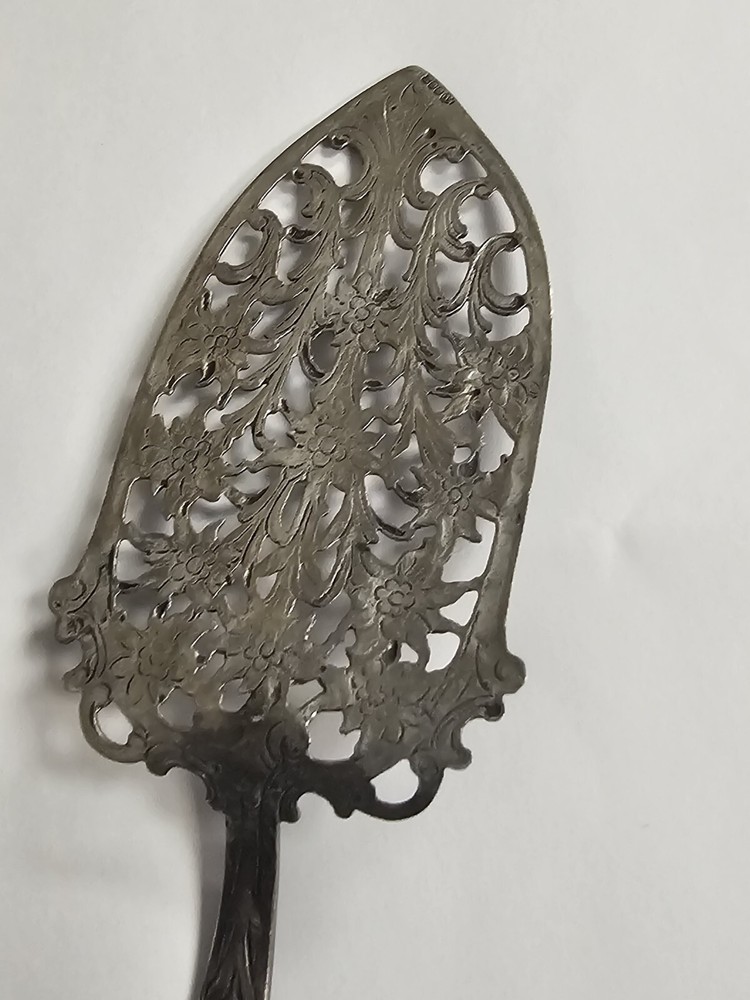 800 Silver Pie Cake Server, 9", 45 g, Ornate Flowers Openwork 8.25 " Long