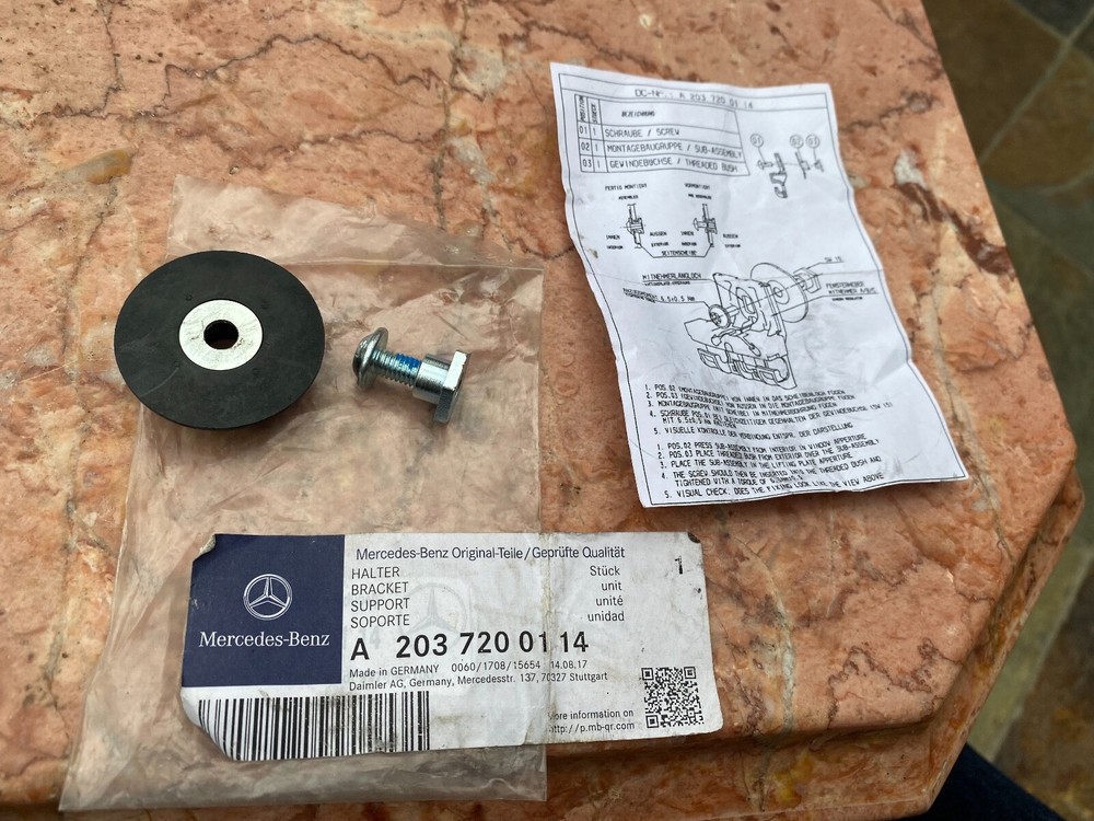 GENUINE MERCEDES Window Mount Controller Mount Bushing Parts REGULATOR FITS MANY