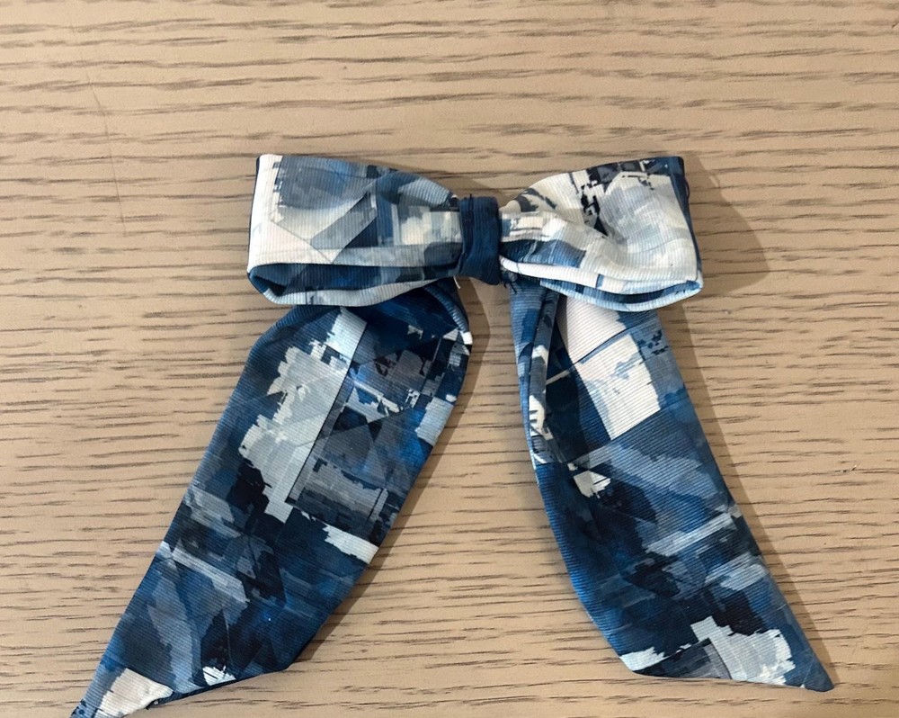 Silk Purse Bow Charm