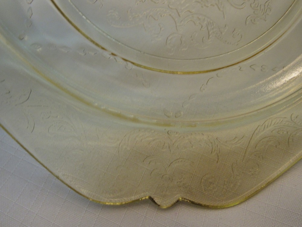 FEDERAL DEPRESSION MADRID YELLOW GLASS 9" PLATE- NICE